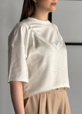 Carica l'immagine nel visualizzatore della galleria, T-shirt ZAHJR con dettaglio sottoveste in pizzo
