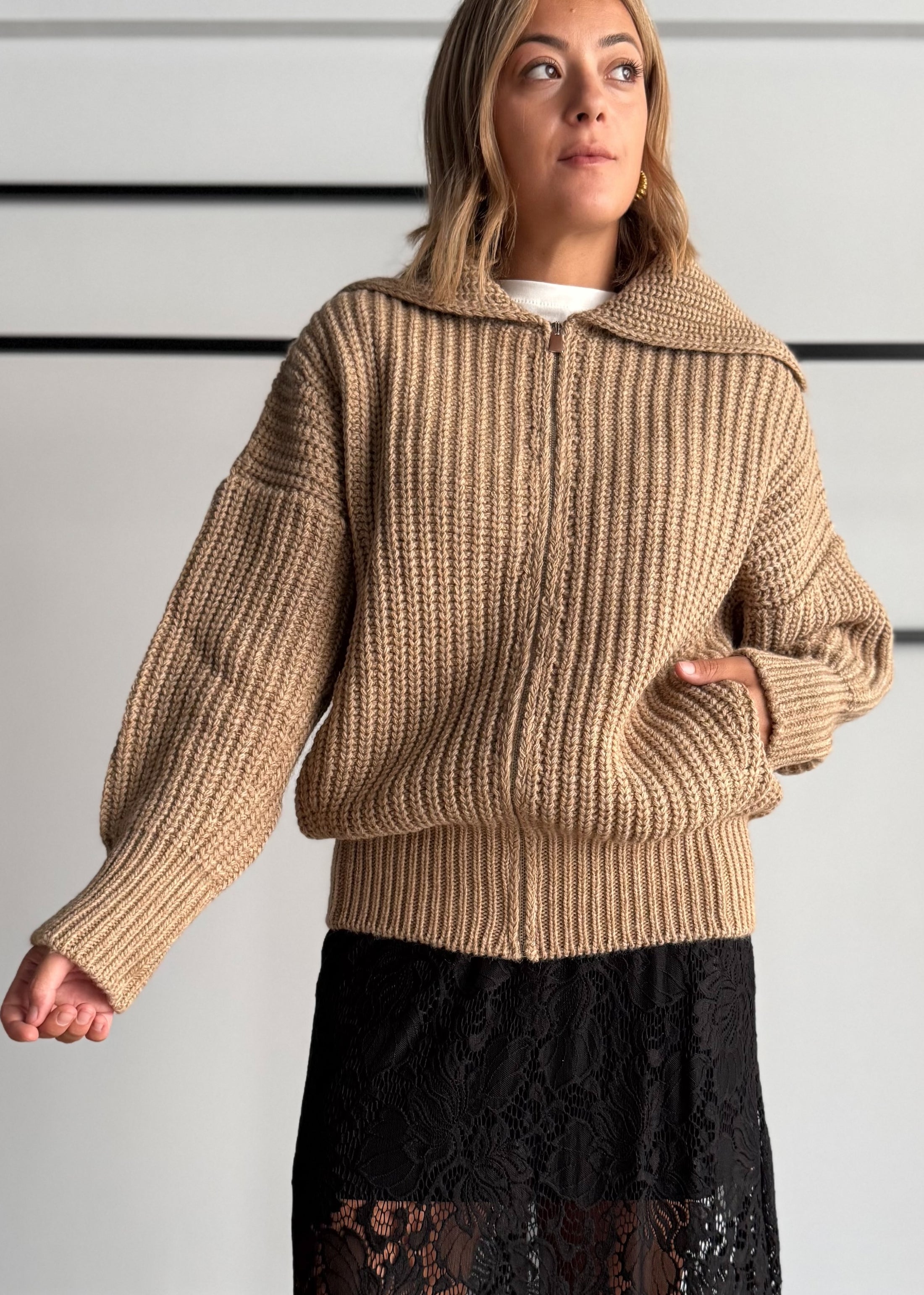 Cardigan mastice con maxi collo e zip - KONTATTO