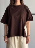 Carica l'immagine nel visualizzatore della galleria, T-shirt PHILIALOFT con inserti in pizzo
