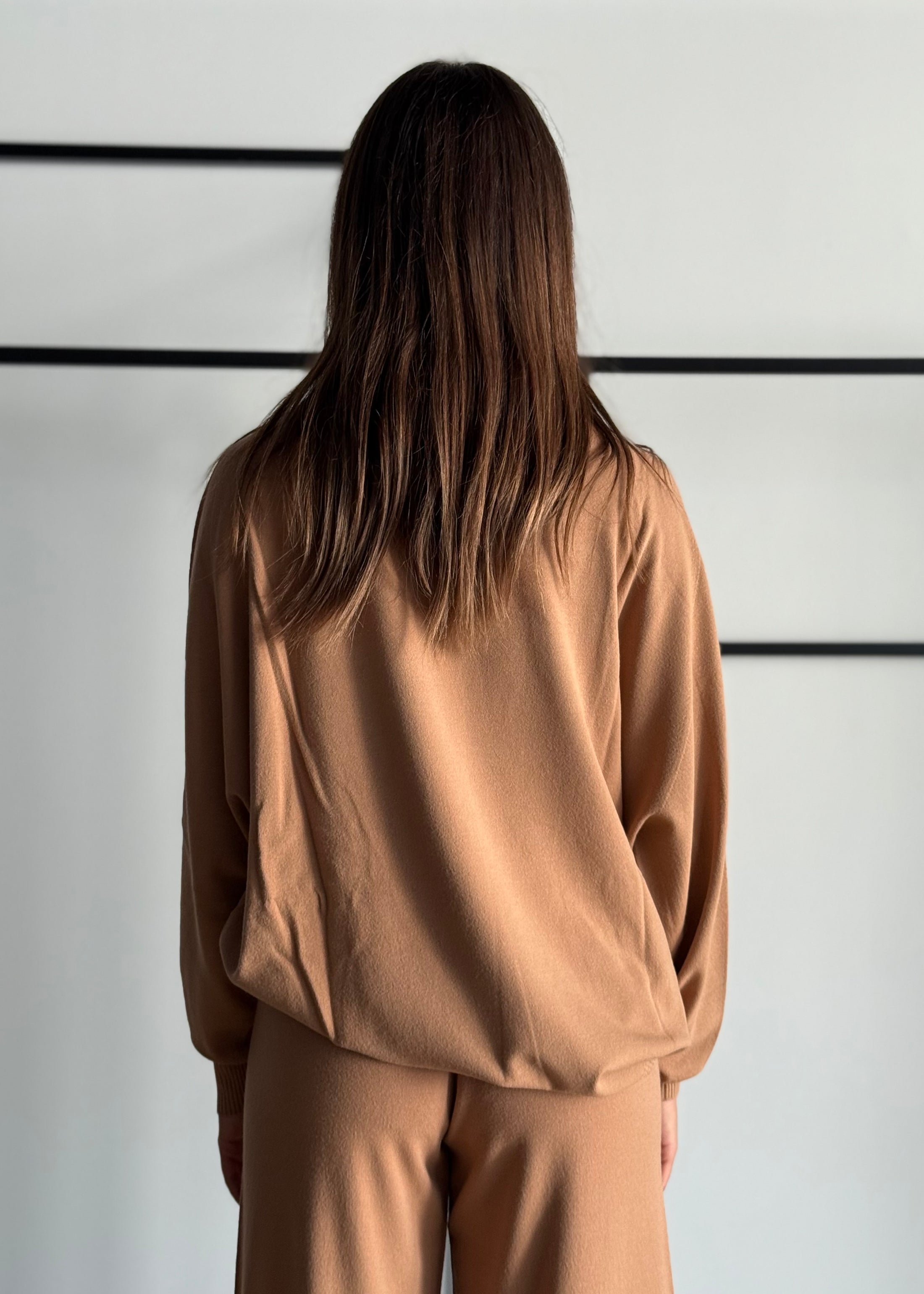 Maglia in viscosa scollo a V -KONTATTO