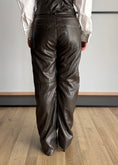 Carica l'immagine nel visualizzatore della galleria, Pantalone wide leg in ecopelle moro - PHILIALOFT
