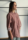 Carica l'immagine nel visualizzatore della galleria, Camicia oversize a righe rosse e bianche
