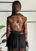 Carica l'immagine nel visualizzatore della galleria, Camicia in pizzo con volant -KONTATTO
