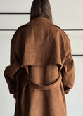 Carica l'immagine nel visualizzatore della galleria, Trench THEVICE in suede moro
