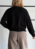 Carica l'immagine nel visualizzatore della galleria, Maglia 100%lana nero - ZAHJR
