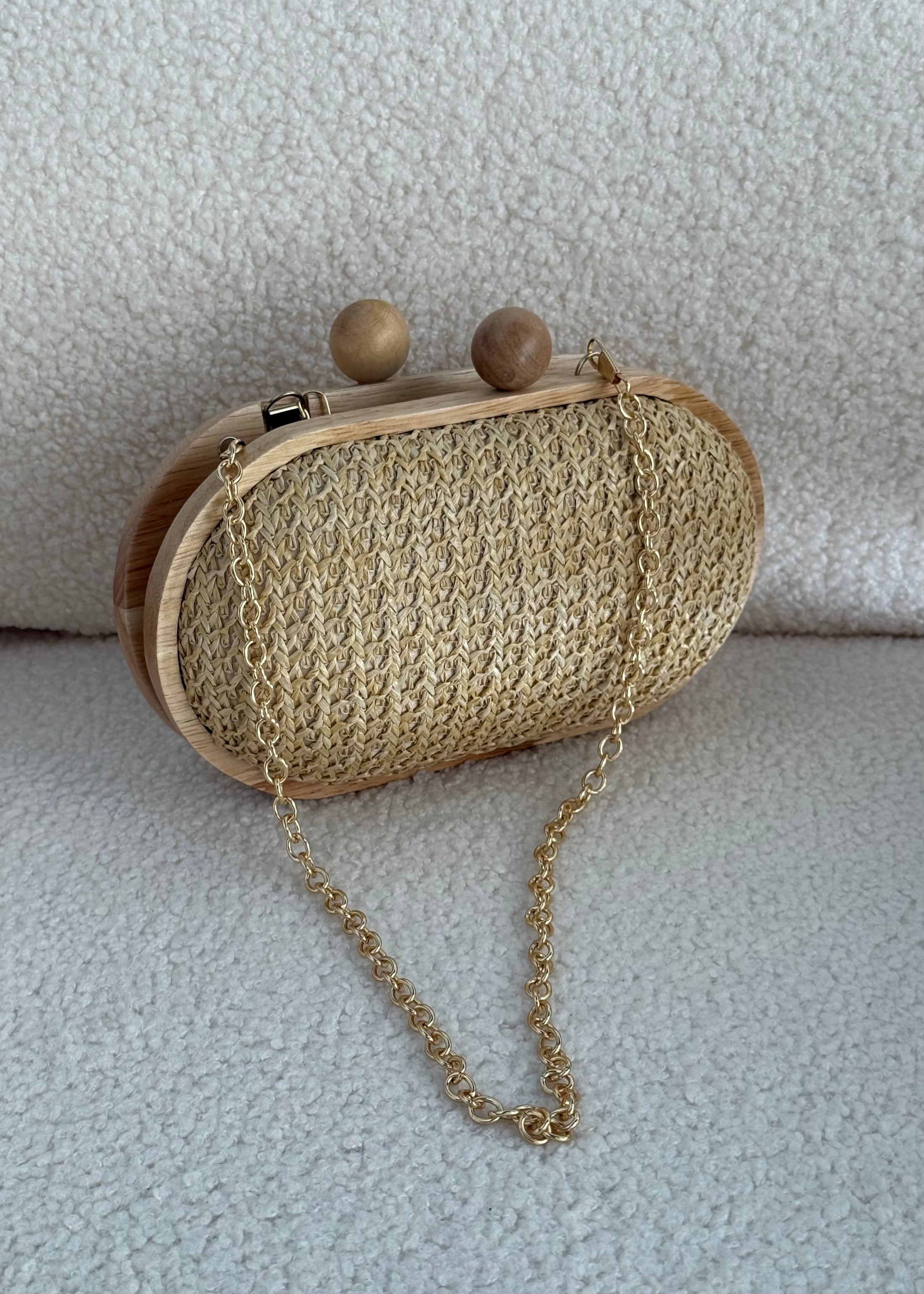 Clutch in rafia beige