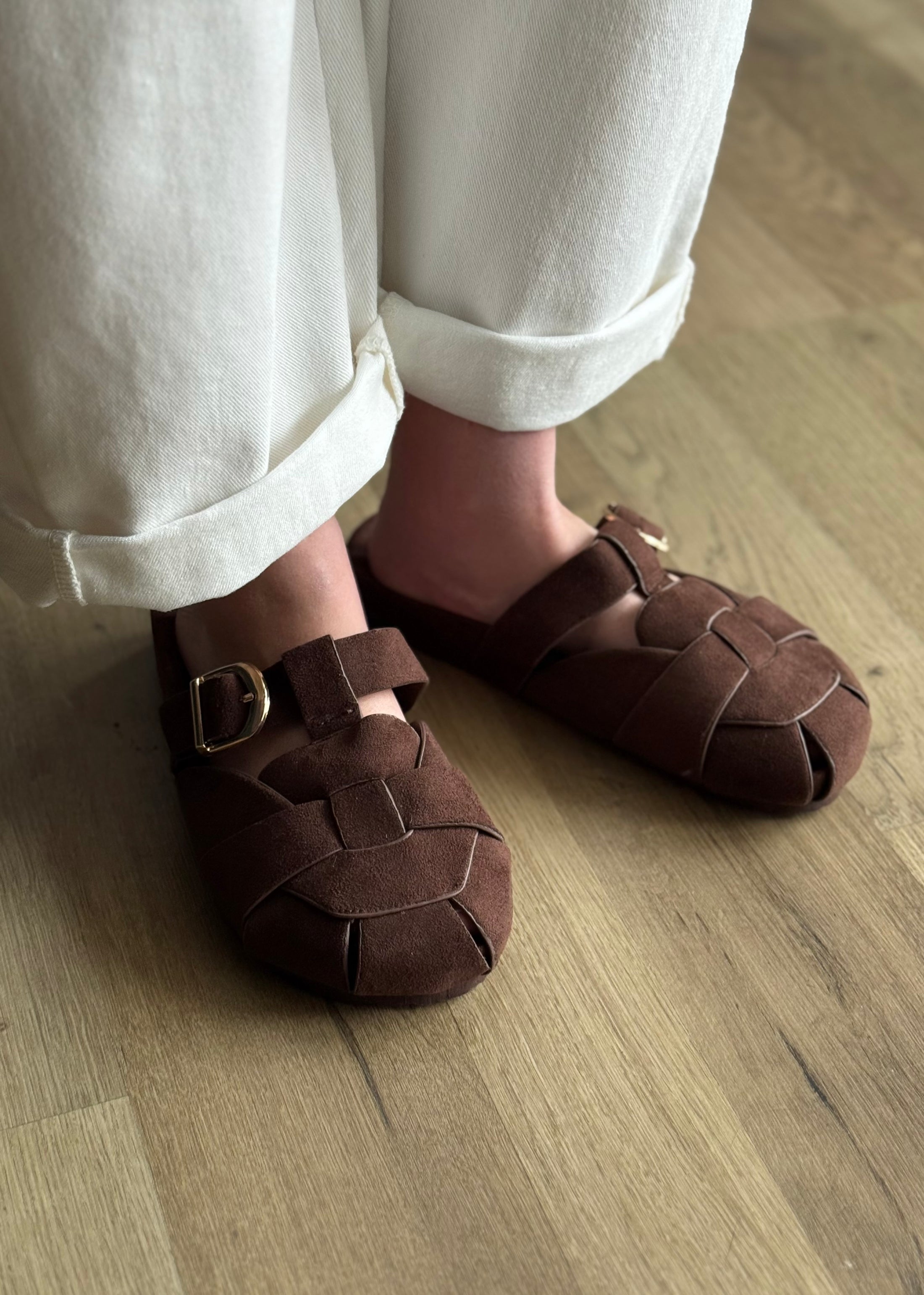 Sabot THEVICE in suede con fasce incrociate