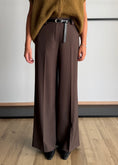 Carica l'immagine nel visualizzatore della galleria, Pantalone moro palazzo con cintura - ZAHJR
