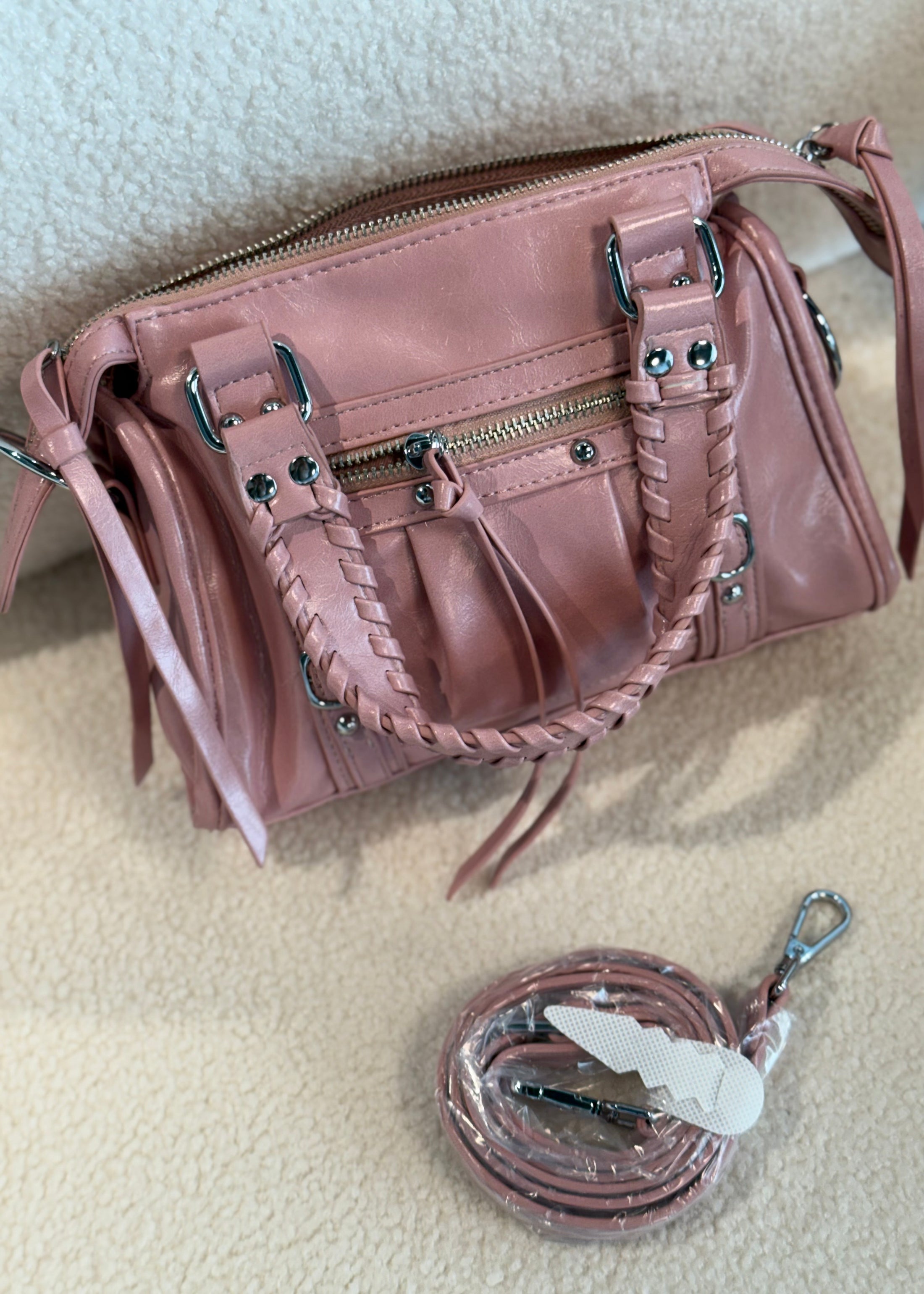 Borsa THEVICE rosa con manici intrecciati e tracolla