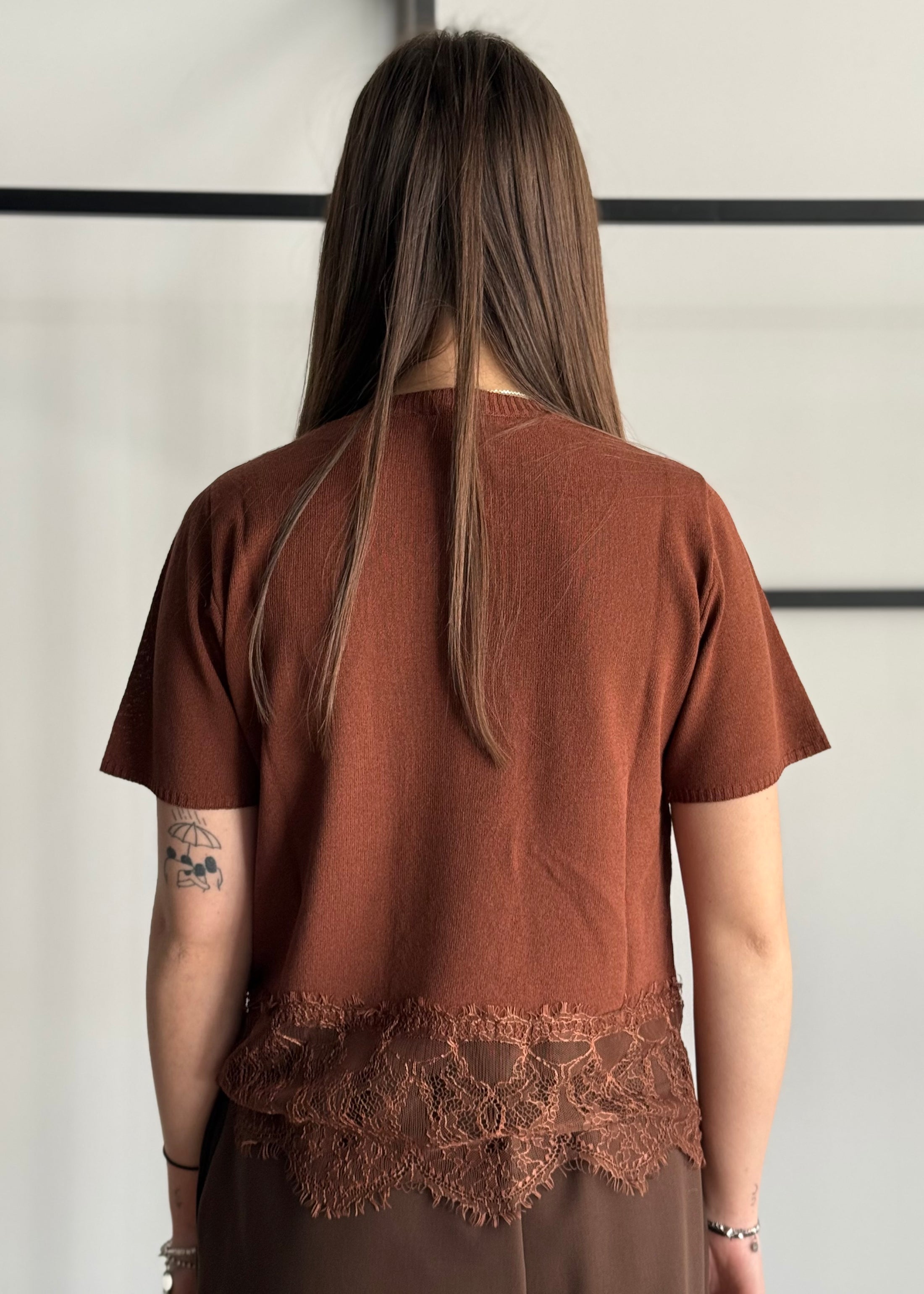 Maglia KONTATTO con fondo in pizzo nutella