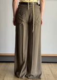 Carica l'immagine nel visualizzatore della galleria, Pantalone palazzo ZAHJR con cintura borchiata
