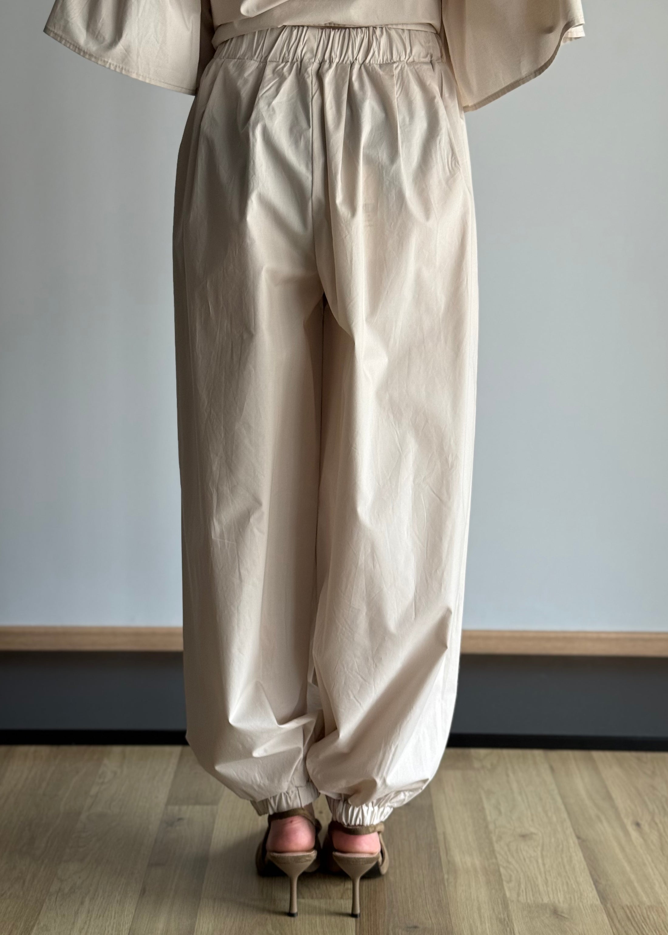 Pantaloni KIKISIX jogger