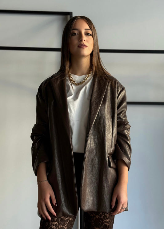 Blazer oversize in ecopelle marrone con chiusura a bottoni -PHILIALOFT