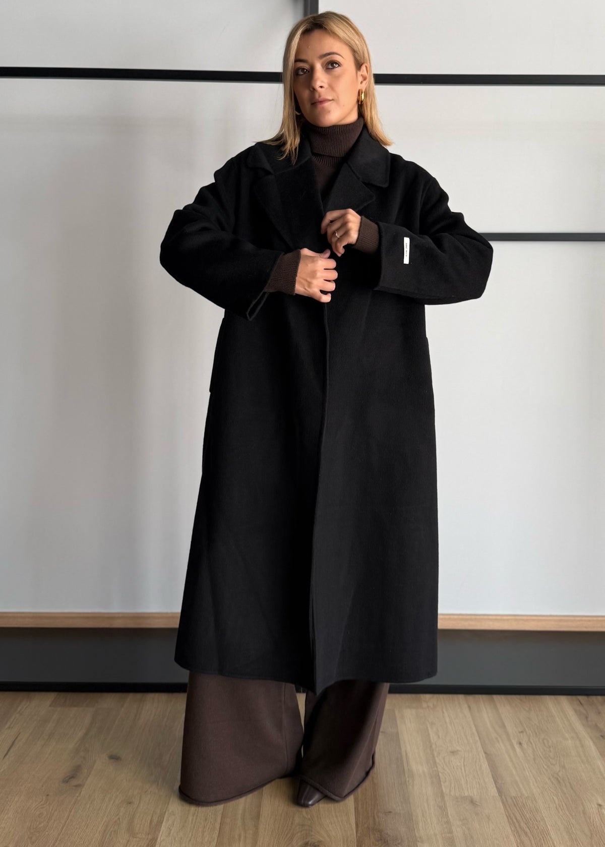 Cappotto lungo con cintura e sciarpa abbinata - KONTATTO