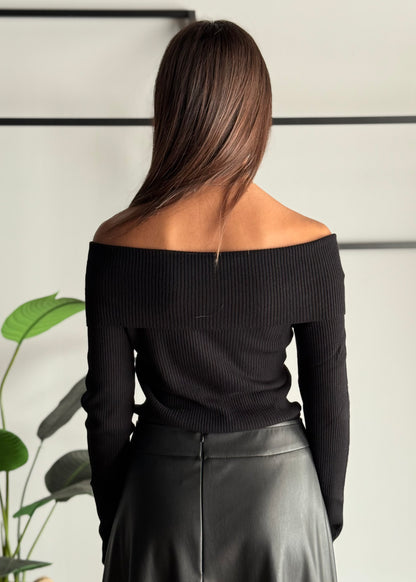 Maglia a coste con scollo Bardot -KONTATTO
