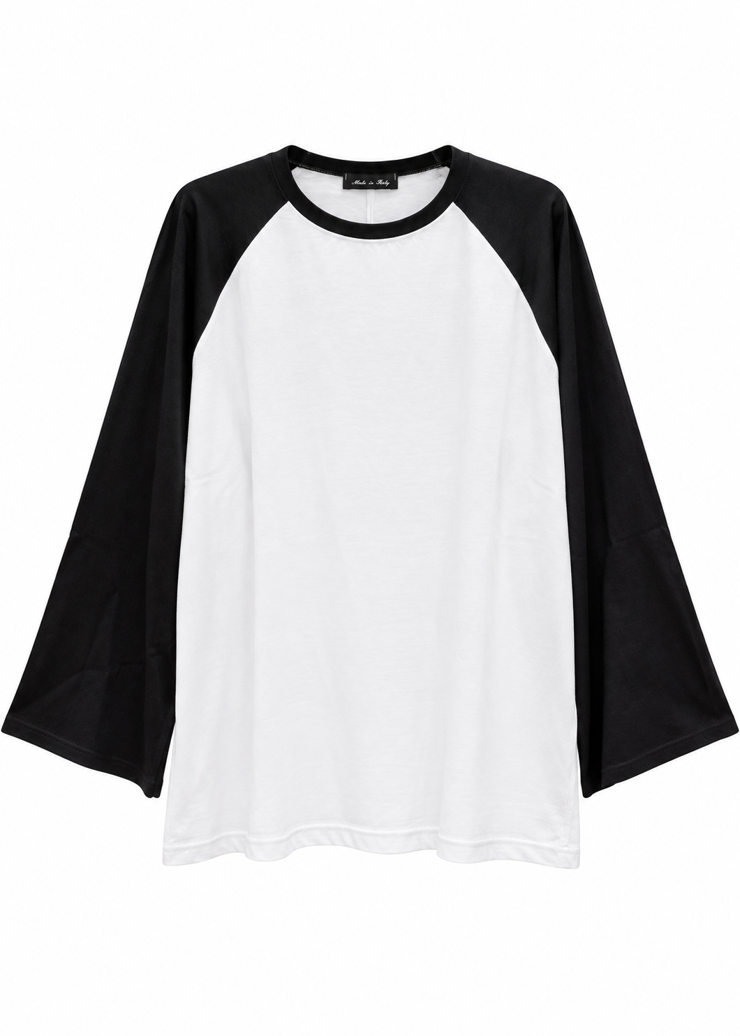 T-shirt bicolore con maniche raglan svasate