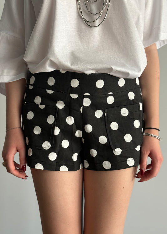 Short pois con tasche