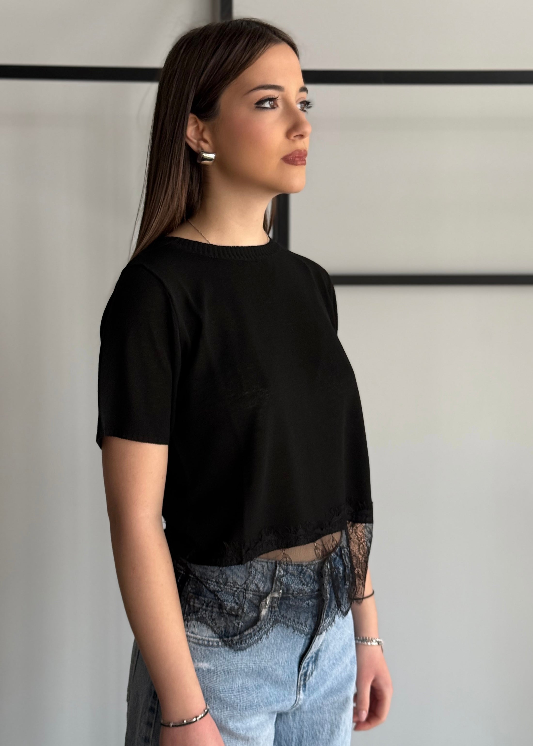 Maglia KONTATTO con fondo in pizzo nero