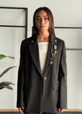 Carica l'immagine nel visualizzatore della galleria, Blazer monopetto con spille in stile militare -ZAHJR
