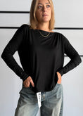 Carica l'immagine nel visualizzatore della galleria, Maglia nera scollo a barca - ZAHJR
