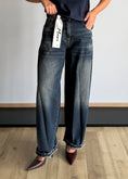 Carica l'immagine nel visualizzatore della galleria, Jeans balloon distressed - PHILIALOFT
