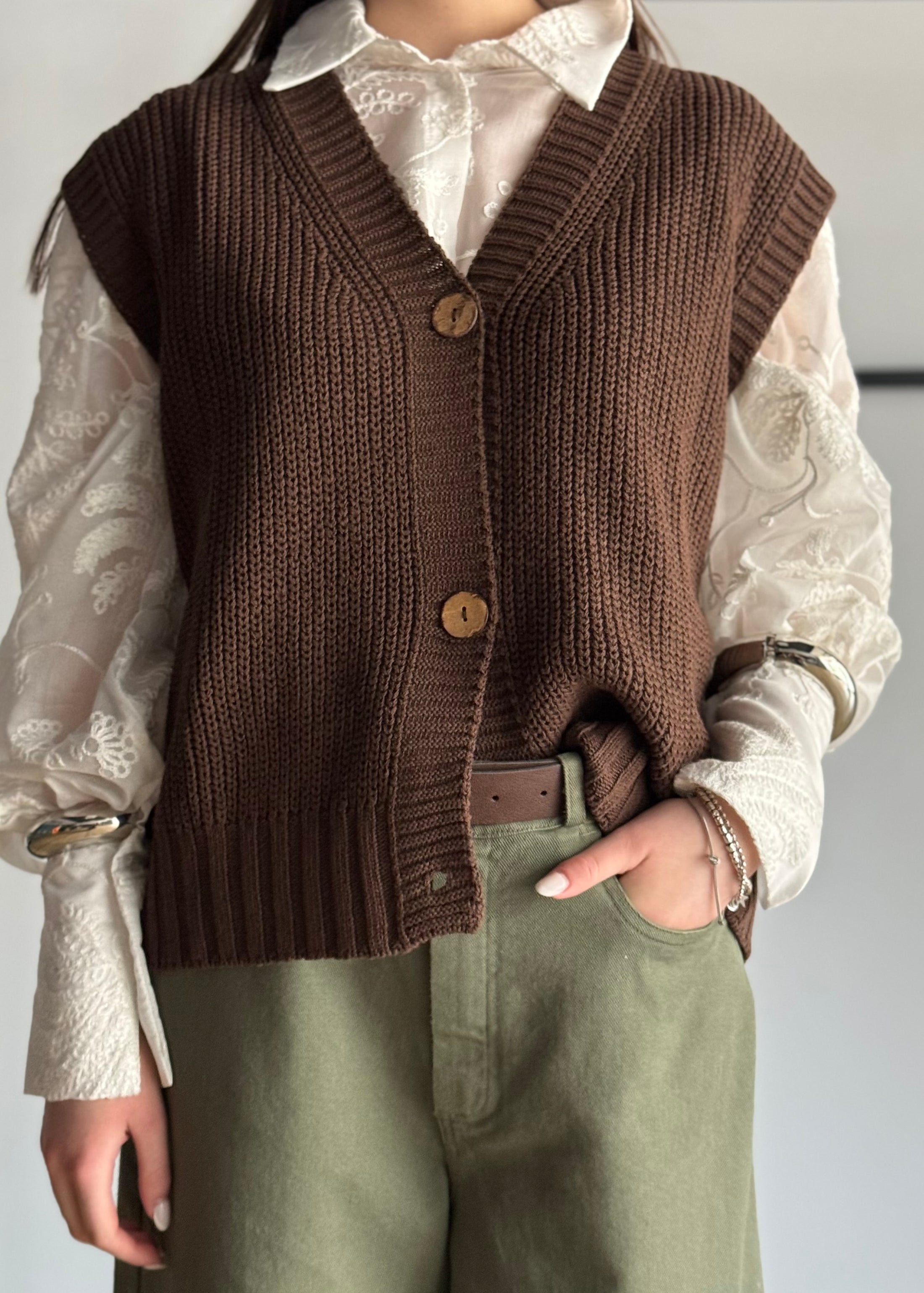 Gilet ZAHJR in maglia con bottoni moro