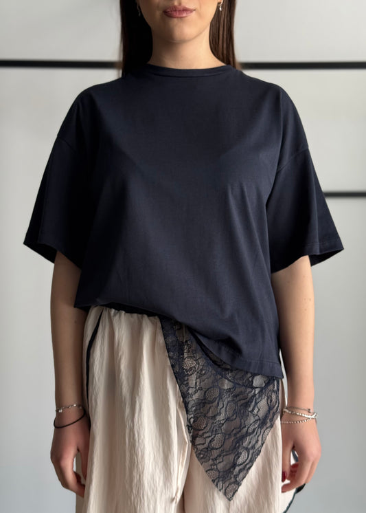 T-shirt KIKISIX blu con pizzo