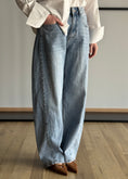 Carica l'immagine nel visualizzatore della galleria, Jeans THEVICE barrel vita alta
