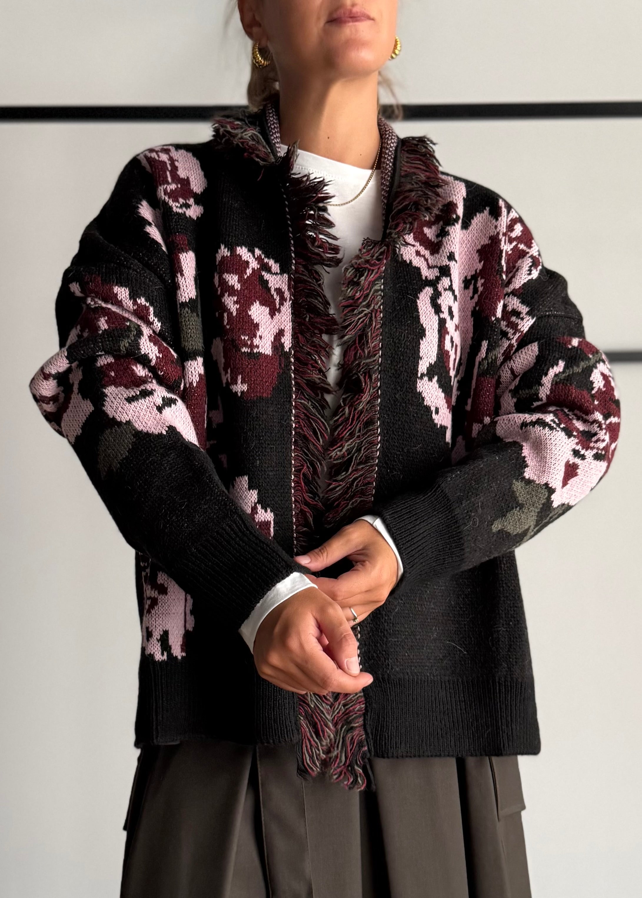 Cardigan jacquard floreale con frange - KONTATTO