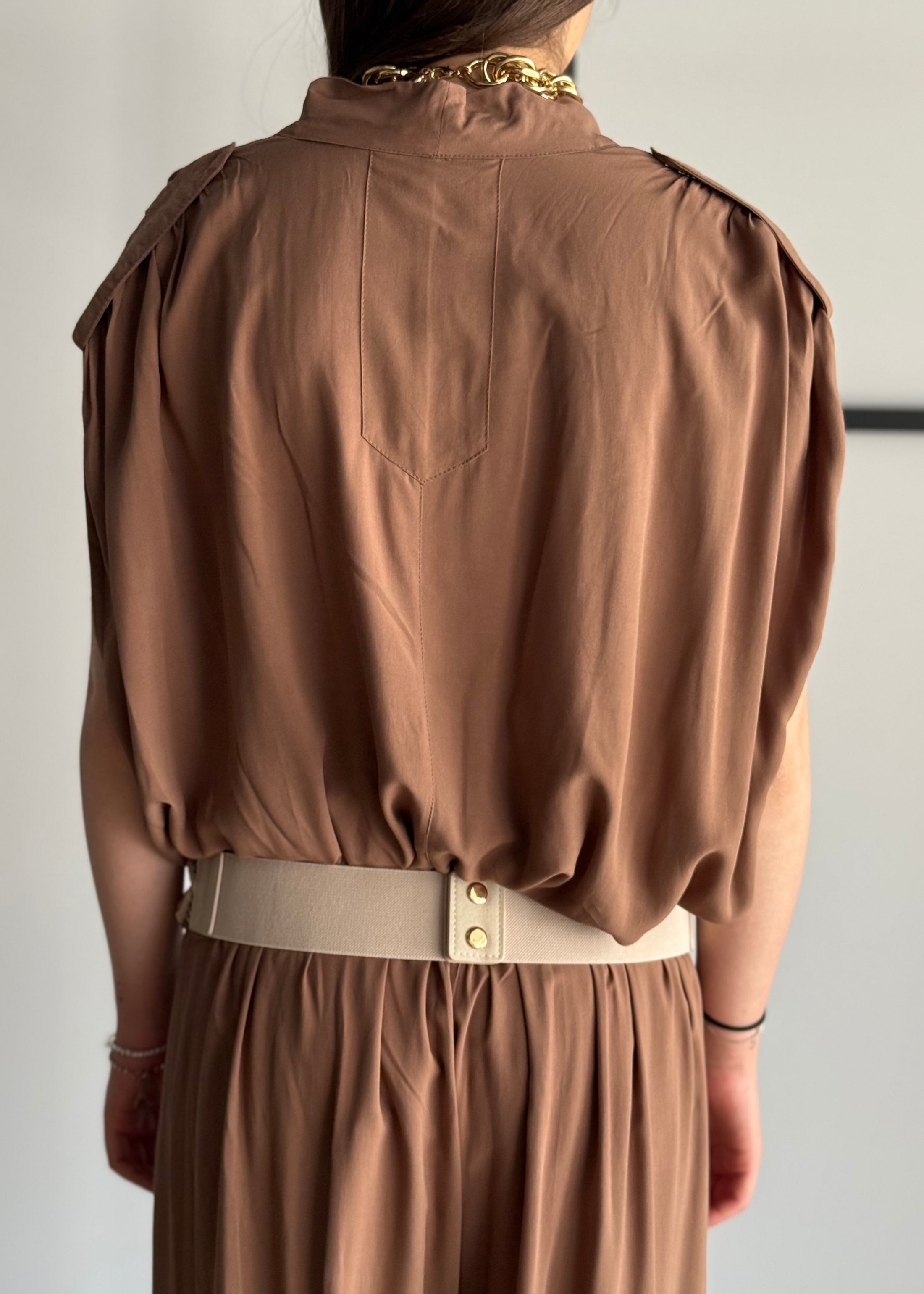 Blusa KONTATTO drappeggiata moro con spalle arricciate