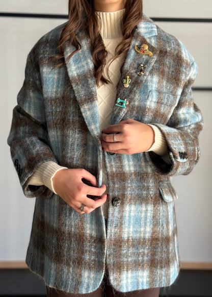 Giacca oversize a quadri in lana con spille decorative - ZAHJR