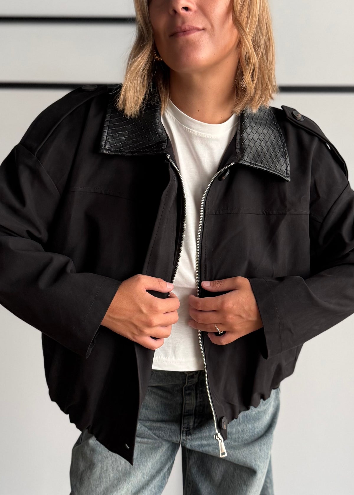 Giacca Bomber nero con Collo in Ecopelle