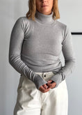 Carica l'immagine nel visualizzatore della galleria, Dolcevita in maglia grigio - ZAHJR
