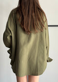Carica l'immagine nel visualizzatore della galleria, Camicia over militare basic
