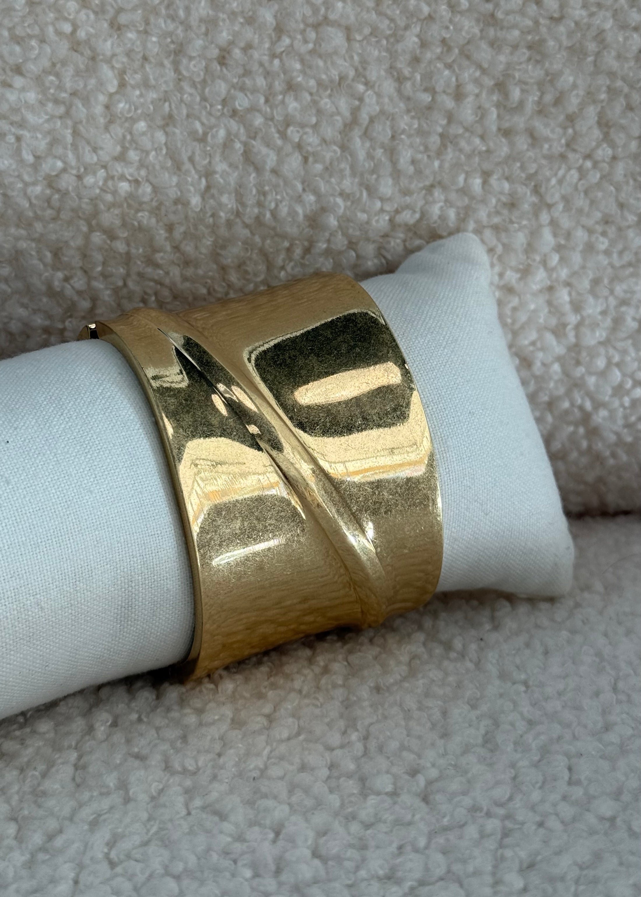 Bracciale rigido gold effetto satinato design moderno