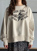 Carica l'immagine nel visualizzatore della galleria, Felpa oversize “Rock & Roll Stole My Soul” -PHILIALOFT
