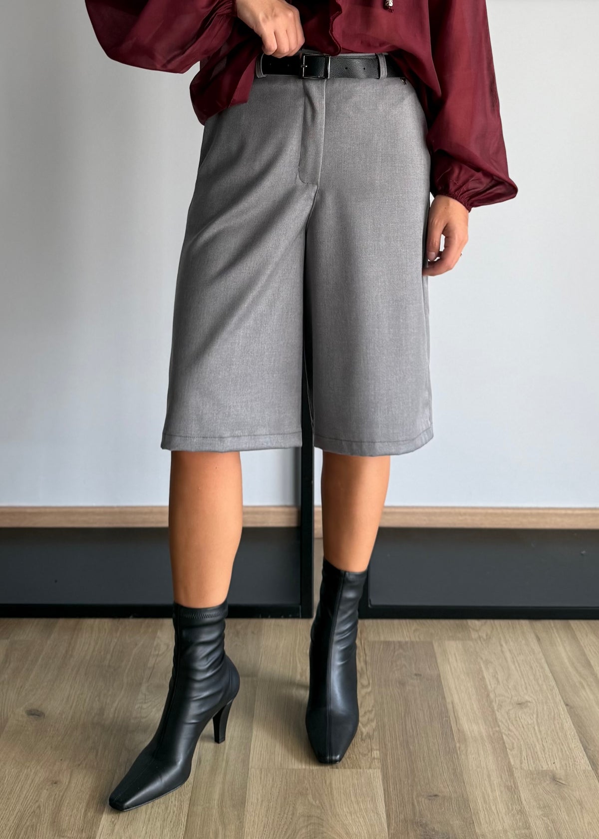 Bermuda Grigio con cintura - PHILIALOFT