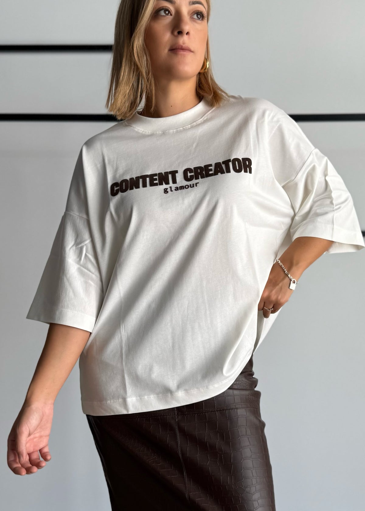 T-shirt over bianca content creator - KONTATTO