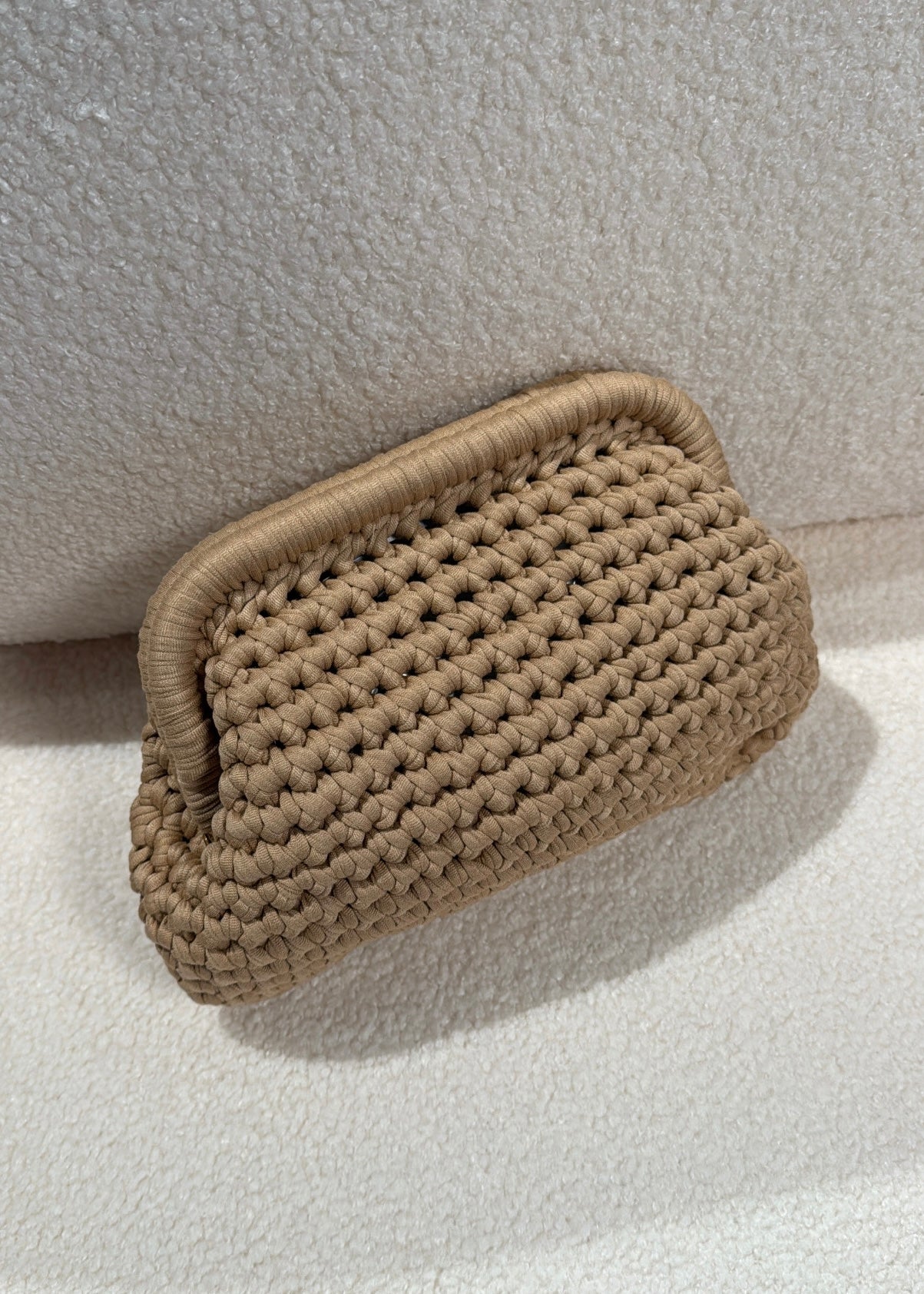 Clutch intrecciata beige