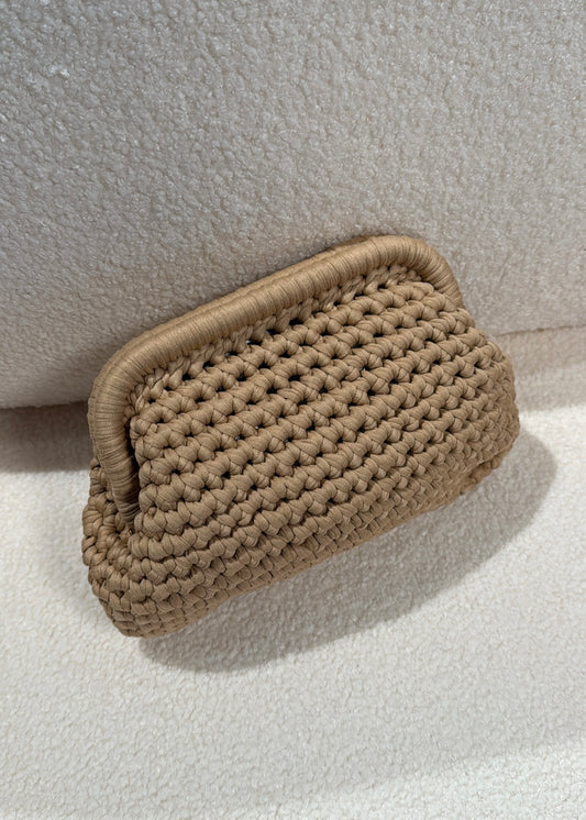 Clutch intrecciata beige