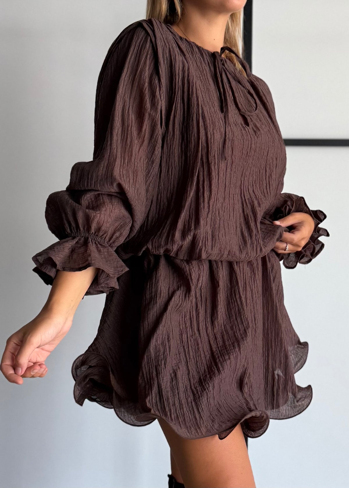 Vestito cioccolato con balze - KONTATTO