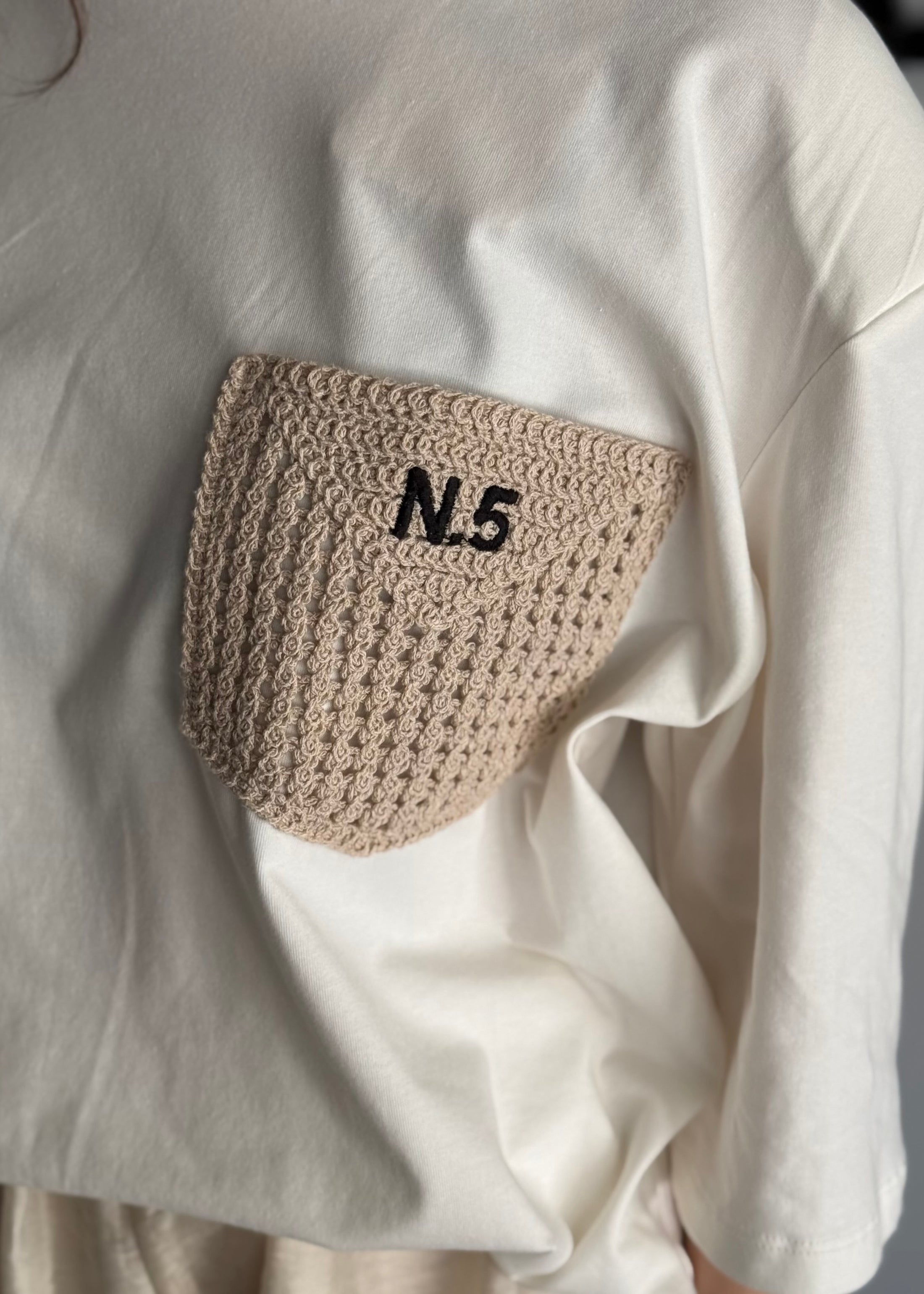 T-shirt KONTATTO con taschino crochet