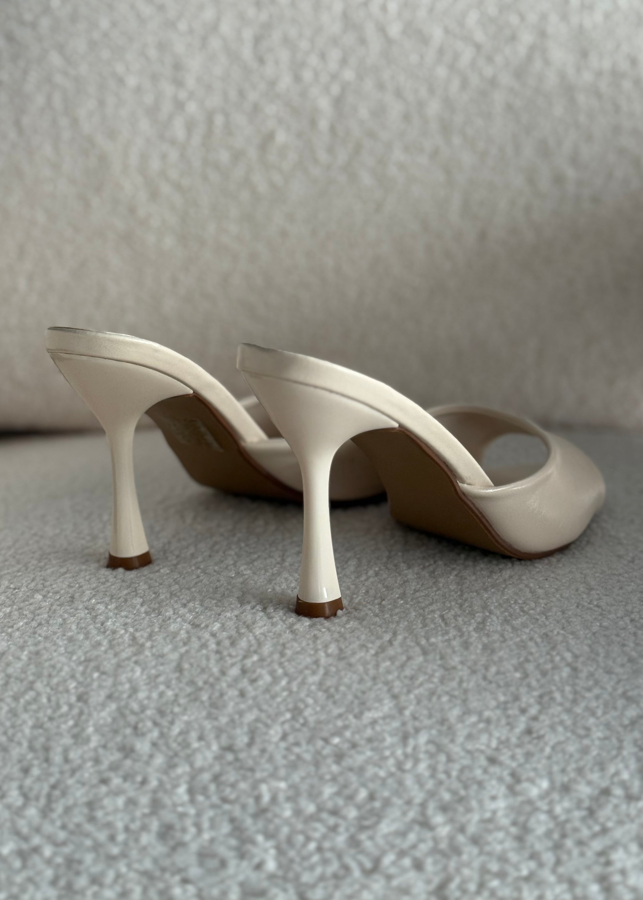 Sandali mule THEVICE crema