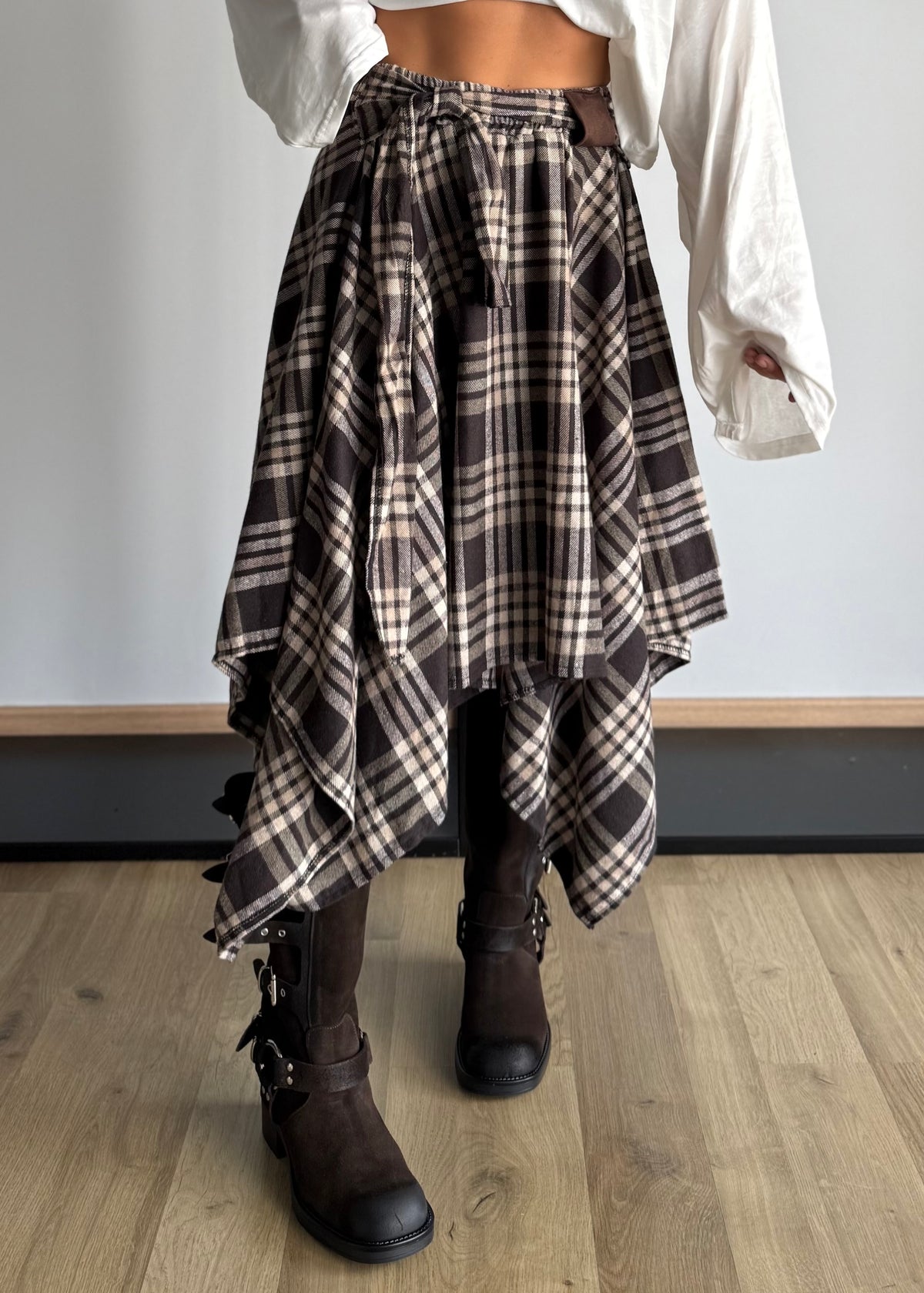 PREORDINE - Gonna tartan asimmetrica con fiocco