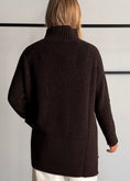Carica l'immagine nel visualizzatore della galleria, Maglia moka modello cratere con spacchi - KONTATTO
