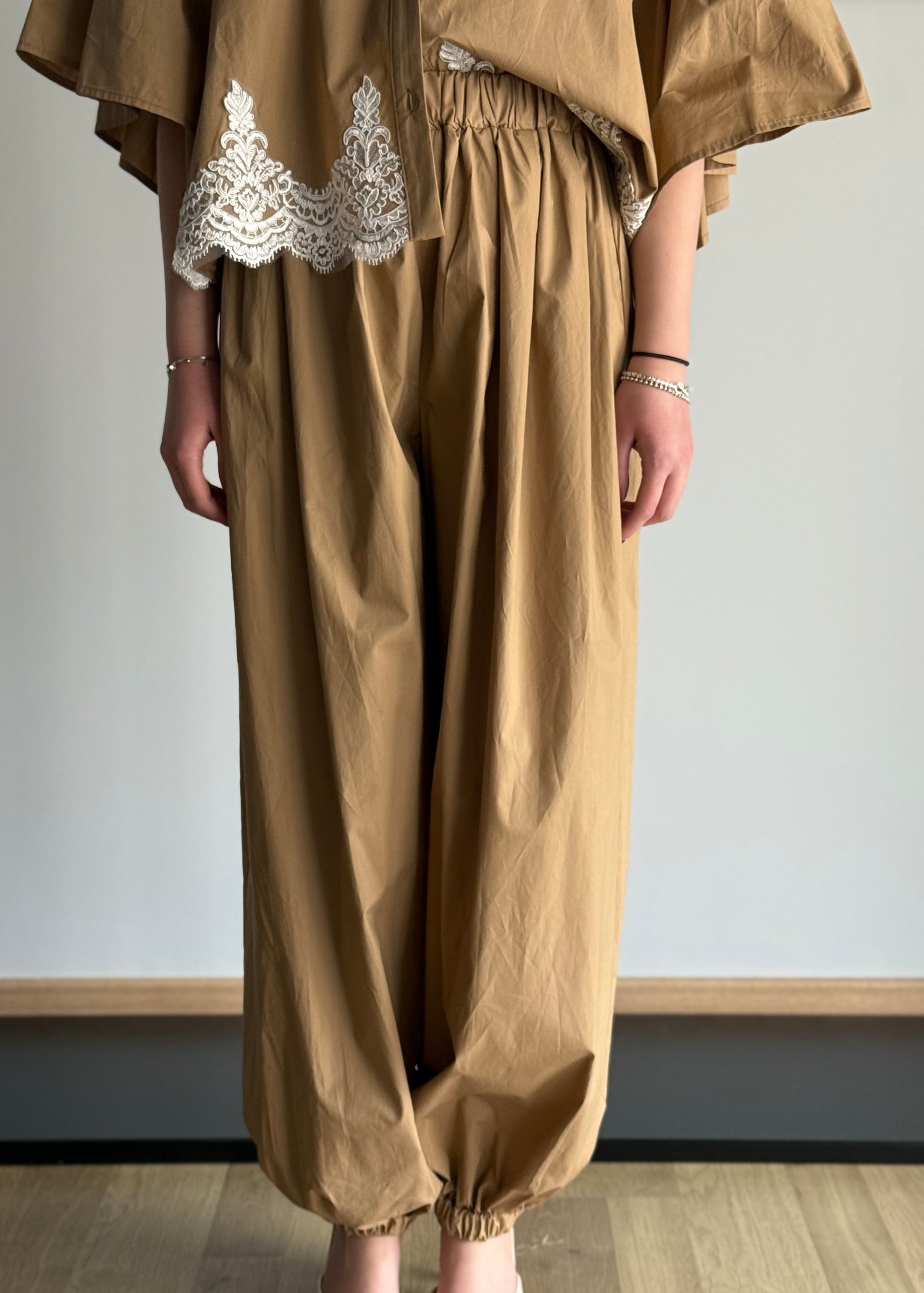 Pantaloni KIKISIX jogger