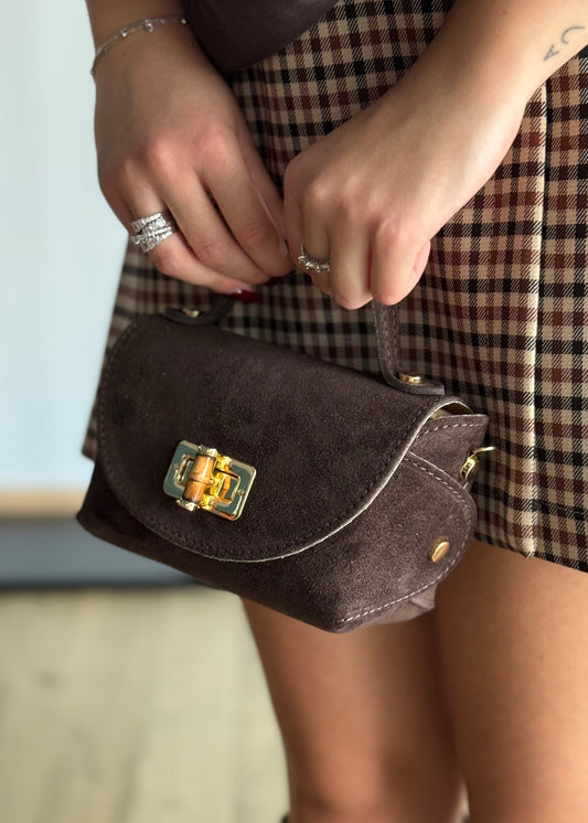 Borsa a tracolla in suede con catena dorata