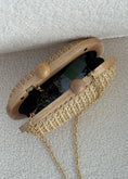 Carica l'immagine nel visualizzatore della galleria, Clutch in rafia beige
