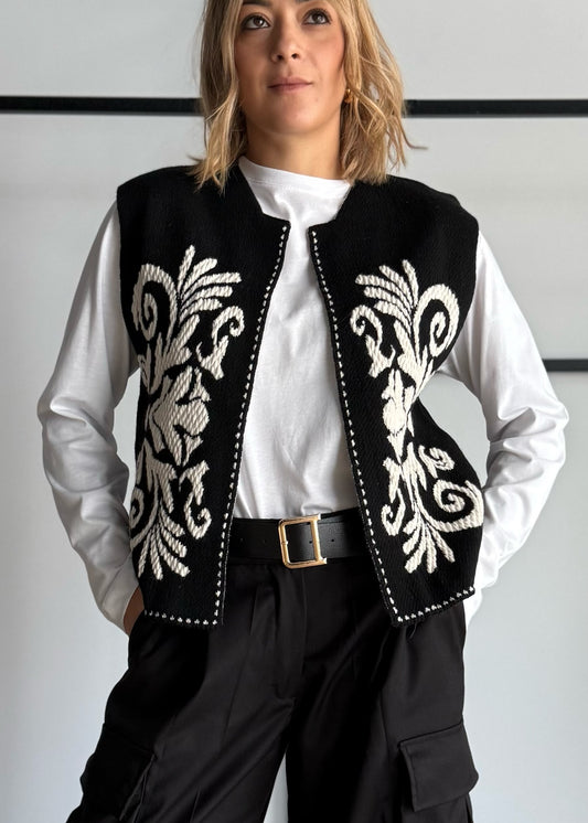 Gilet nero con ricami panna - ZAHJR