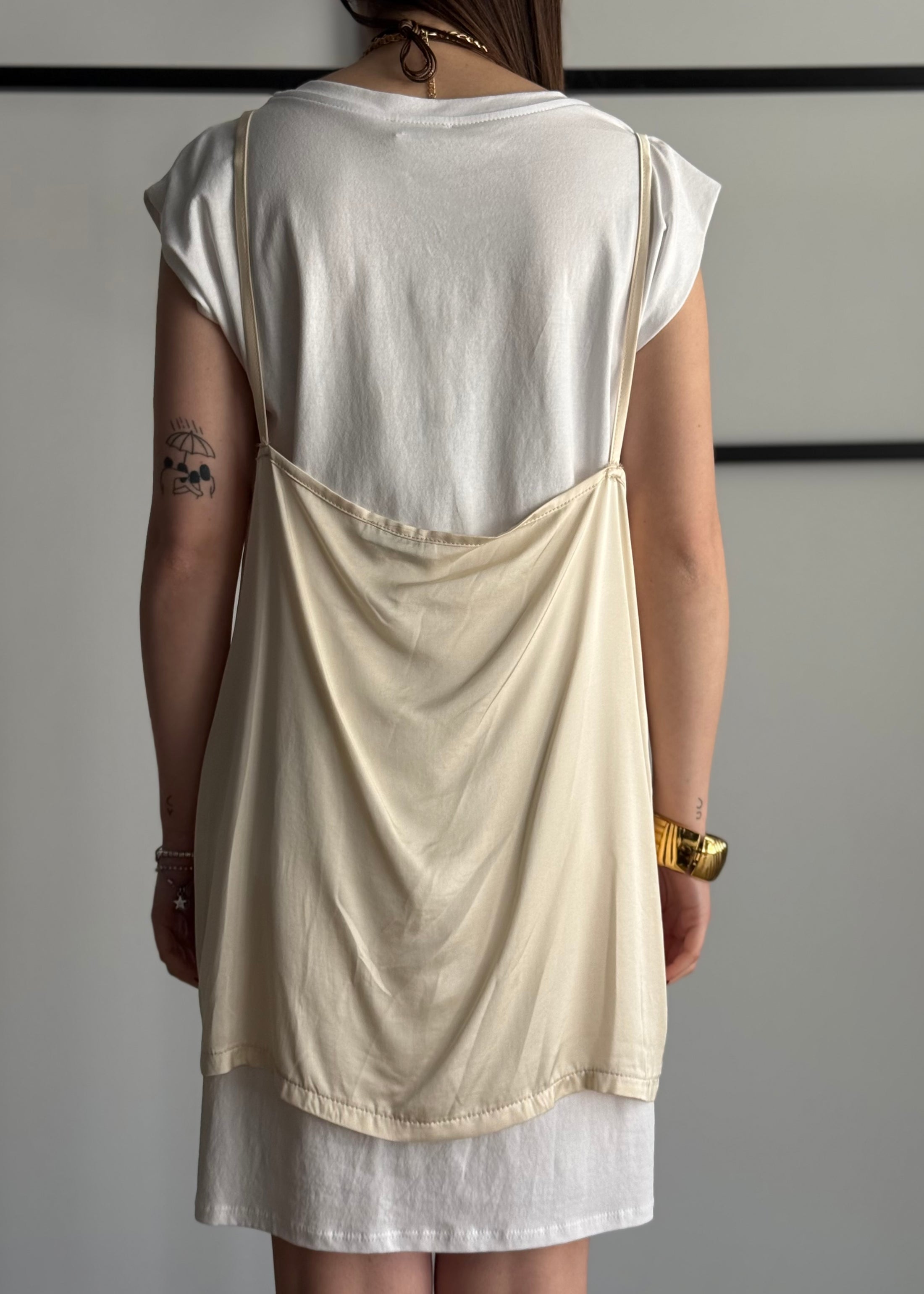 Abito t-shirt KIKISIX con sottoveste raso